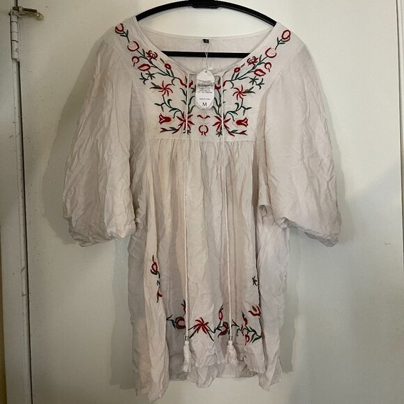 Futurino NWT Taupe Embroidered Floral Boho Tunic – Billowy Sleeve Fit - Picture 1 of 15